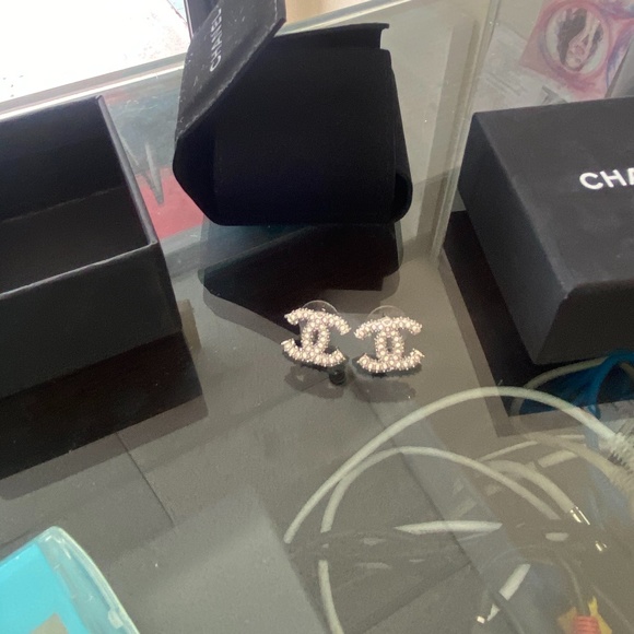 CHANEL SILVER EARRINGS AUTHENTIC